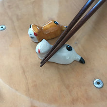 Load image into Gallery viewer, Cat Chopstick Rest
